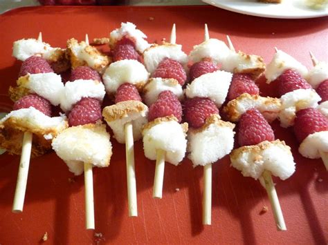 Dabbling in Delicious: Dessert Skewers