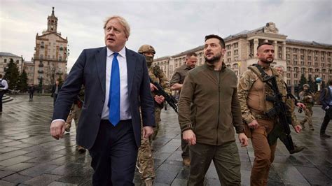 Ukraine Boris Johnson trifft Wolodymyr Selenskyj überraschend in Kiew