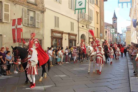 Il Corteo Storico Al Palio Di Asti Fotogallery