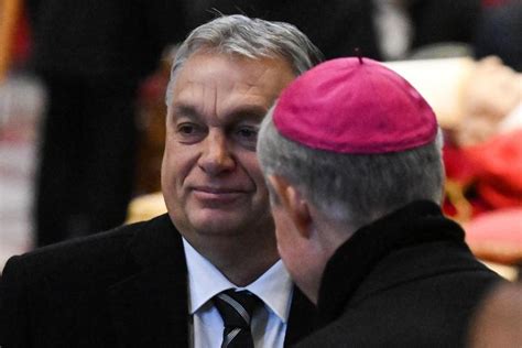 Benedetto Xvi Orban E La Moglie A San Pietro Per Omaggio A Ratzinger