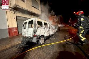 Incendio Burriana Un Incendio Devora Tres Veh Culos Estacionados En