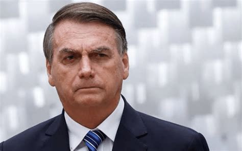 Mensagem Subliminar Bolsonaro Compartilha Foto Ao Lado Do Pai Uma