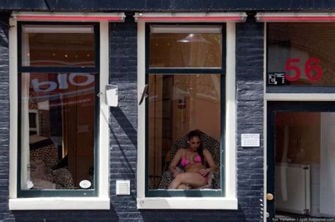 Red Light District In Amsterdam 23 Pics