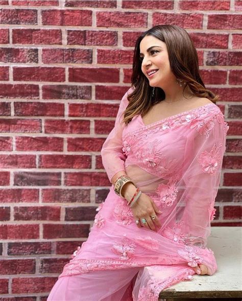 Kundali Bhagya Actress Shraddha Arya Makes Heads Turn In Stunning