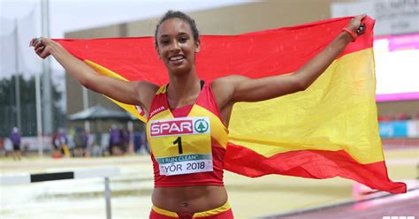 La atleta española María Vicente hija de un cubano va camino a