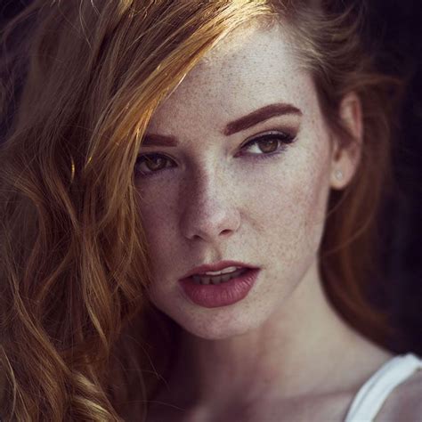 98 Freckled People Wholl Hypnotize You With Their Unique Beauty Freckles Girl Redheads