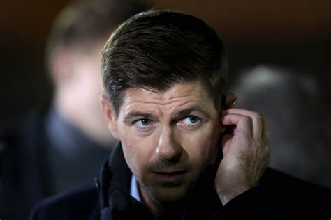 Steven Gerrard A Du Mal Croire Au Titre Angleterre Liverpool