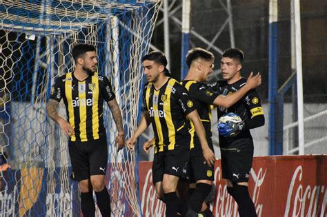 Cerro Largo 0 2 Peñarol El Aurinegro Cerró Con Una Sonrisa Un Uruguayo Para El Olvido El