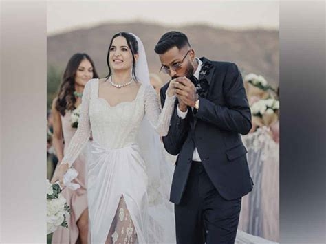 Hardik Pandya Natasa Stankovics Dreamy Pics From Their Wedding