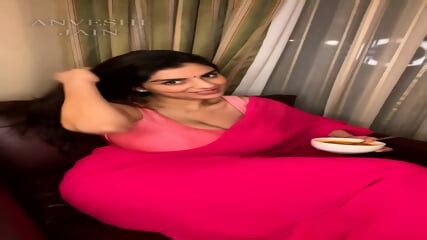 Anveshi Jain Hot Saree Live Navel
