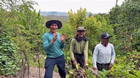 Visitamos a un anciano de 84 años que vive solo en medio de un paraíso