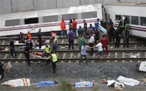 Trem Descarrila E Deixa Ao Menos 69 Mortos Em Santiago De Compostela