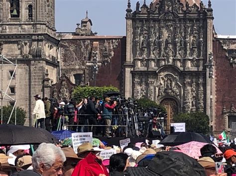 Marcha por Nuestra Democracia satura el Zócalo de la CDMX