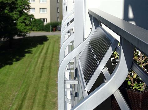 Balkonkraftwerke Ihr Solarstrom Von Der Terasse Lkwg