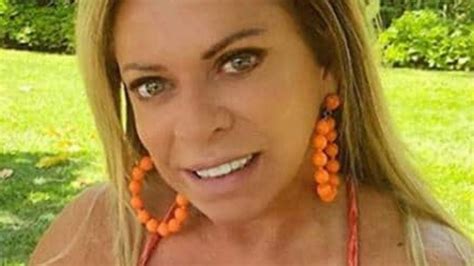 Aos Anos Christina Rocha Exibe Corpo Sarado Em Foto De Biqu Ni Fio