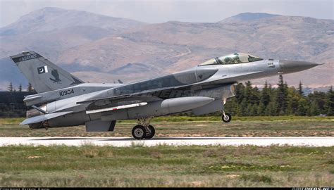 Lockheed Martin F 16cj Fighting Falcon Pakistan Air Force Aviation Photo 7233559