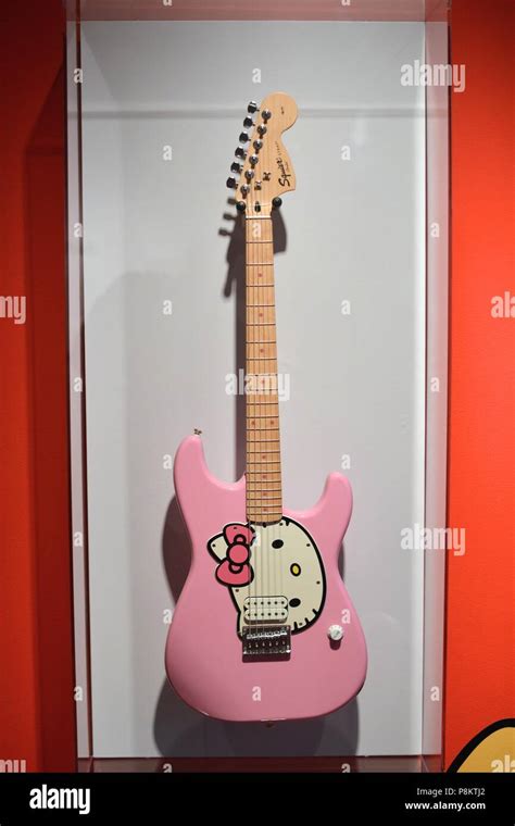 Los Angeles California Usa 10th Oct 2014 Hello Kitty Fender Guitar