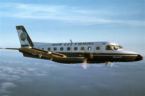 Sem Sucessor Pioneiro Embraer Bandeirante Completa Anos Em Opera O