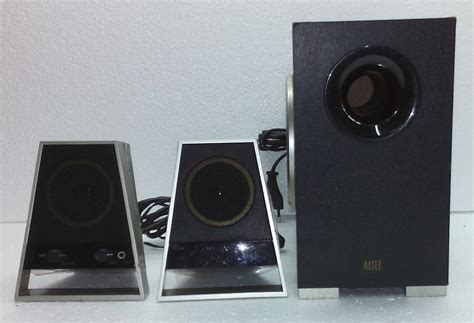 BARANG BARANG ELEKTRIK TERPAKAI DAN RARE SOLD OUT SPEAKER