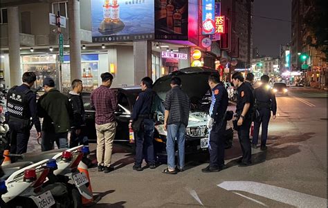 女子警所前急跳車求助 警力圍救冒煙車助解危 麟傳媒