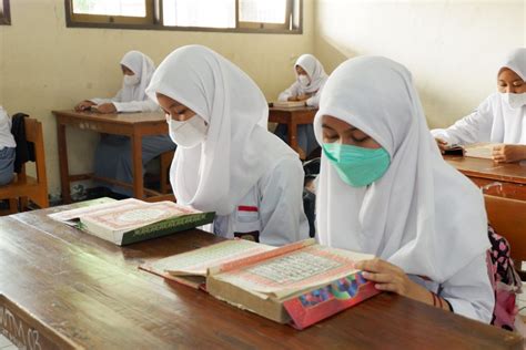 Pentingnya Pendidikan Moral Dan Etika Di Kalangan Siswa Sma Sma Plus