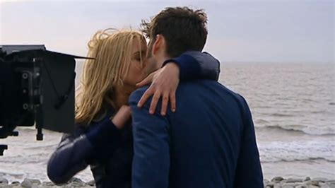 David Tennant And Billie Piper Kissing