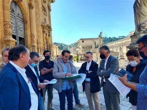 Il Restauro Dei Santoni Inizio Dei Lavori La Via Delle Collegiate