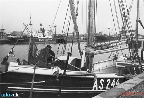 Arkivdk Skibe I Havnen