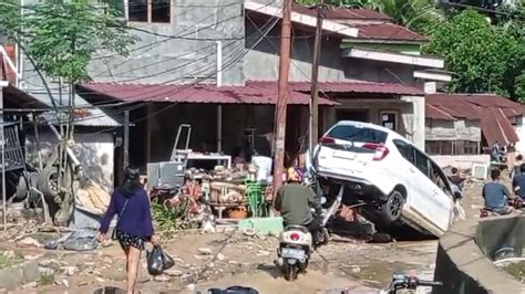 Dampak Banjir Bandang Kendari Pemukiman Hancur Hingga Puluhan Pasien