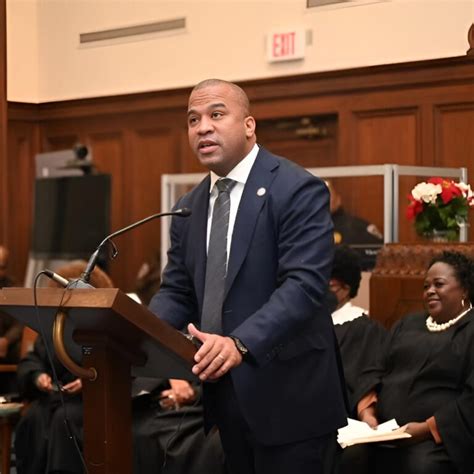 Da Jody E Owens Ii Sworn In For Second Term Hinds County District