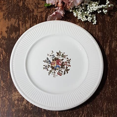 Wedgwood Edme Conway Ak Inch Dinner Plates Vintage Creamware