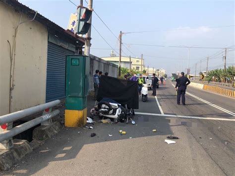 母子機車雙載自撞號誌桿 兒子目睹母親當場喪命 中廣新聞網 Line Today