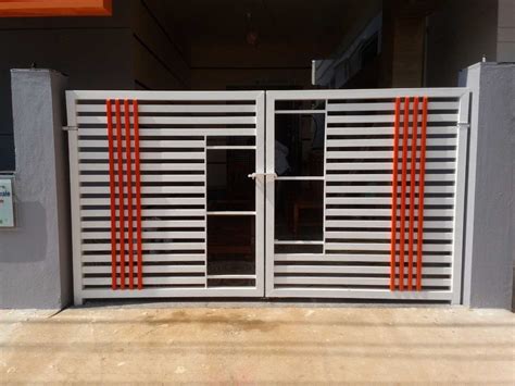 Hinged Modern Mild Steel Main Gate For Residential Size 7 Feet At Rs