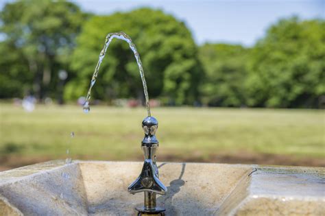 水道水が飲める国は世界に12ヵ国だけ！飲めない理由や注意点とは？ 水とくらし お役立ちコラム ニホン・ドレン株式会社