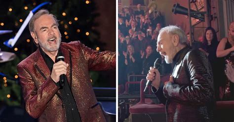 Neil Diamond Amazes Broadway Crowd With Impromptu Performance Of Sweet