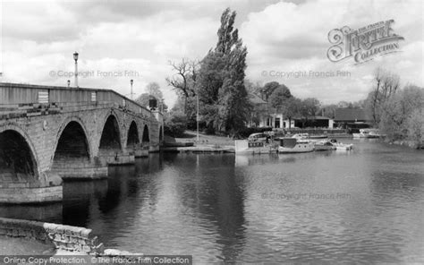 Photo of Chertsey, The Bridge 1962 - Francis Frith