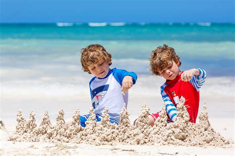 Fonds D Ecran Plage Sable Gar On Deux Enfants T L Charger Photo