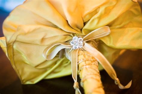 DIY Brooch Bouquet | Emmaline Bride