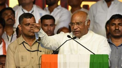 Mallikarjun Kharge: ಇಲ್ಲಿ ಮೋದಿ ಅಂತ ಹೇಳಿದರೆ ಕೇಸ್ ಹಾಕ್ತಾರೆ, ಆದರೆ ...