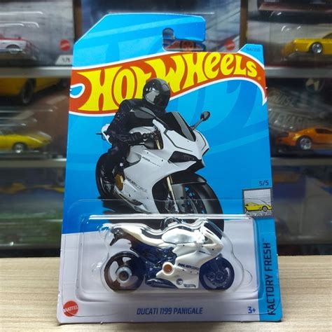 Hot WHEELS DUCATI 1199 PANIGALE WHITE 2023 TREASURE HUNT Regular