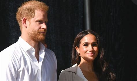 Prins Harry en Meghan Markle op weg naar eenzame kerst vóór 2024