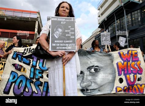 Third anniversary of Mark Duggan shooting Stock Photo - Alamy