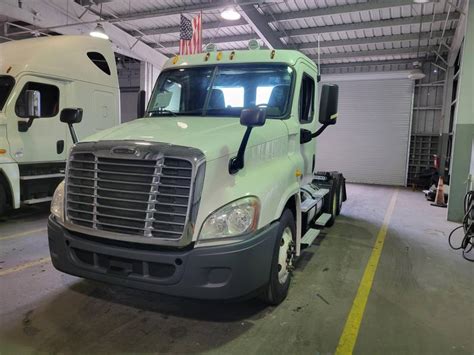 2014 Freightliner Cascadia 125 For Sale Day Cab 532094