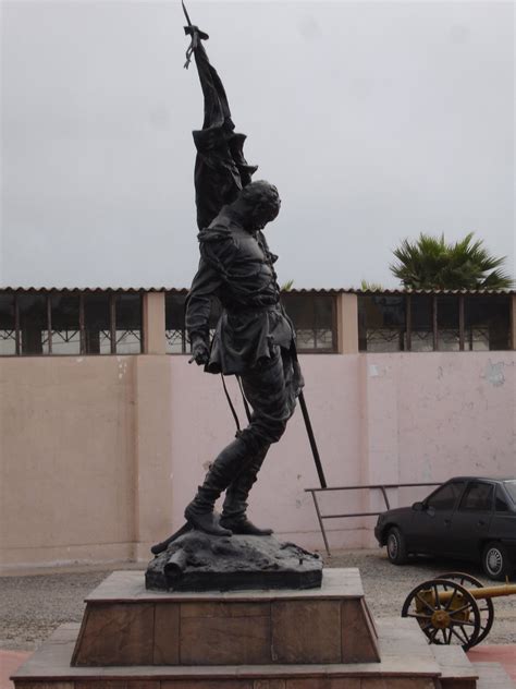 El Primer Monumento A Francisco Bolognesi