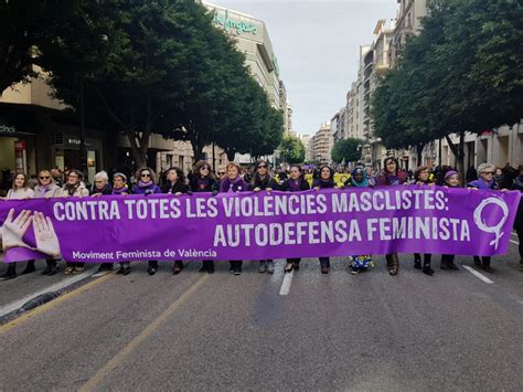 N Avalanchas Moradas Para Decir Basta Ya De Violencia Machista