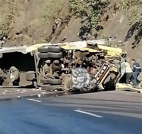 Vuelca Tráiler En Las Cumbres De Maltrata Hay Un Lesionado