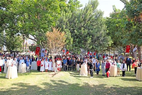 Cumhuriyetin 100üncü yılında atatürk anıtı açıldı