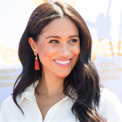 Duchess Meghan Defies Expectations In Glamorous Gold Dress To Receive Epic Award Hello