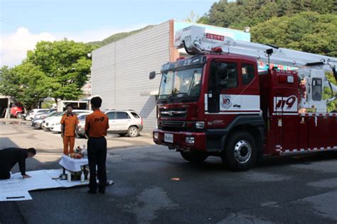 홍천소방서 신형 굴절사다리차 무사고 안전기원제