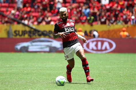 Gabigol Vince La Supercoppa Del Brasile 3 0 Allathletico Paranaense